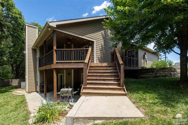 1044 Highland Ridge Drive, Manhattan, KS 66503
