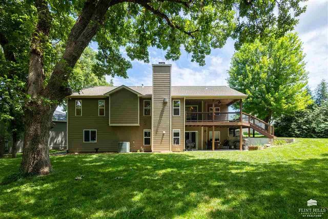 1044 Highland Ridge Drive, Manhattan, KS 66503