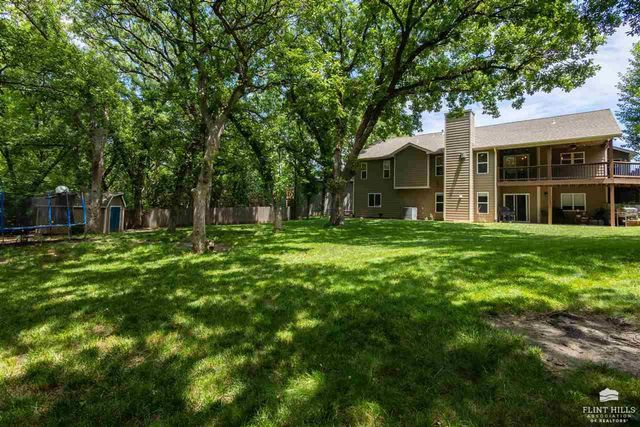 1044 Highland Ridge Drive, Manhattan, KS 66503