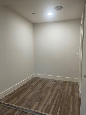 2629 W Main Street 1BD, Baytown, TX 77520