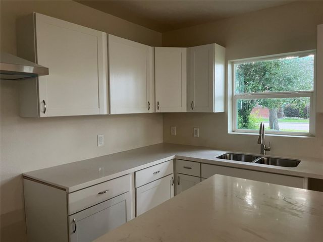 2629 W Main Street 1BD, Baytown, TX 77520