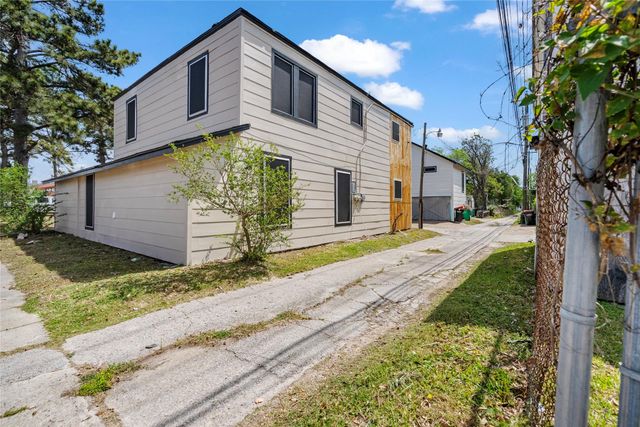 2629 W Main Street 1BD, Baytown, TX 77520