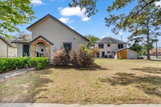 2629 W Main Street 1BD, Baytown, TX 77520