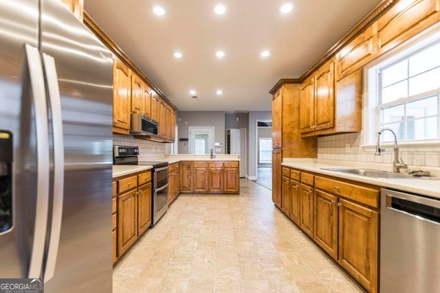 132 Hidden Creek Circle, Lizella, GA 31052