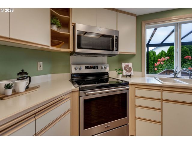 16106 Sw REFECTORY Pl, Portland, OR 97224