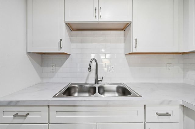 8101 11TH STREET N 125, St Petersburg, FL 33702