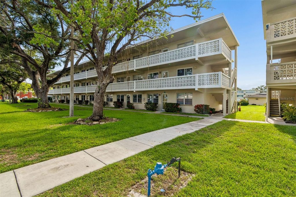 8101 11TH STREET N 125, St Petersburg, FL 33702