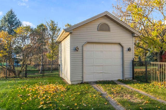 758 Highland Drive, Saint Clair, MI 48079