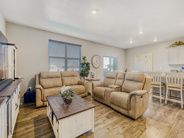 616 Sawyers Pond Dr, Windsor, CO 80550