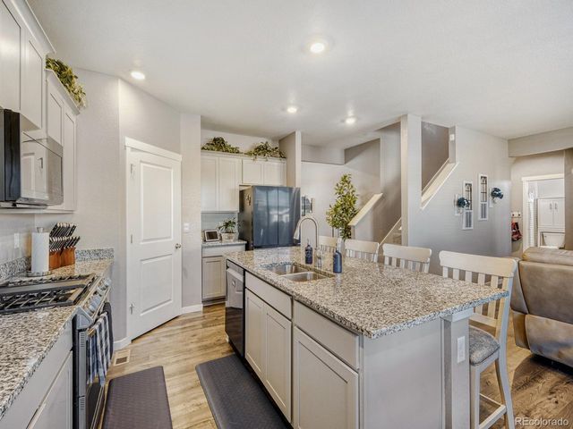 616 Sawyers Pond Dr, Windsor, CO 80550