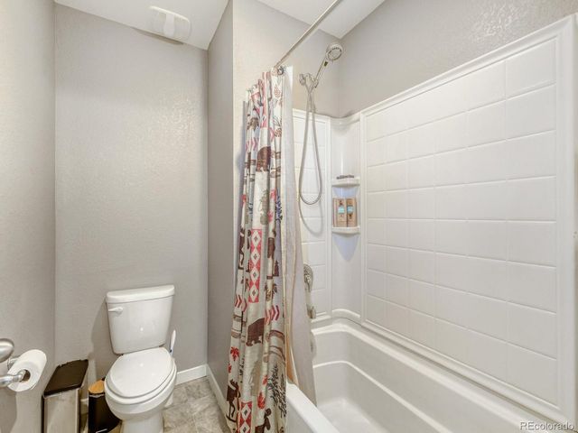 616 Sawyers Pond Dr, Windsor, CO 80550