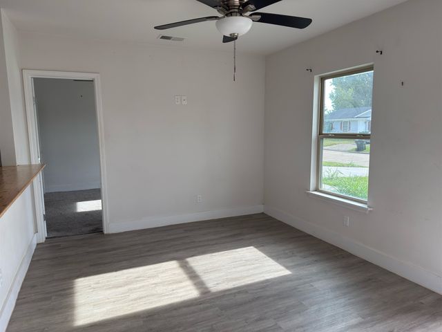 3615 Thomas Dr, Houma, LA 70363