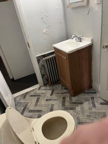 816 Algonquin Street, Detroit, MI 48215