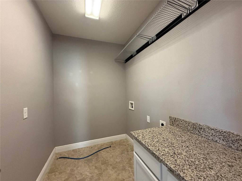 Image 12 of property listing at 4231 PRIMA LAGO DRIVE, Lakeland, FL 33810