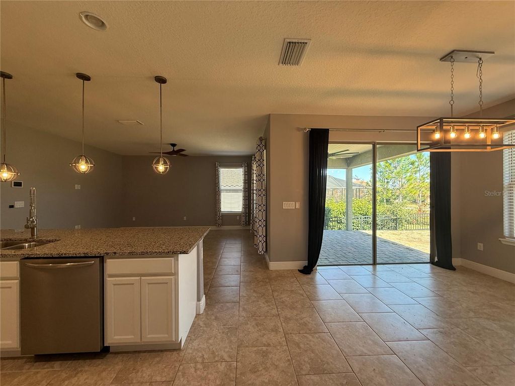 Image 6 of property listing at 4231 PRIMA LAGO DRIVE, Lakeland, FL 33810