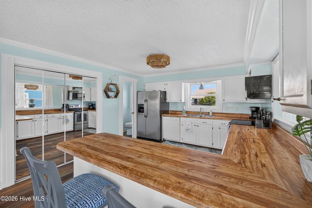 216 Oyster Lane, N Topsail Beach, NC 28460