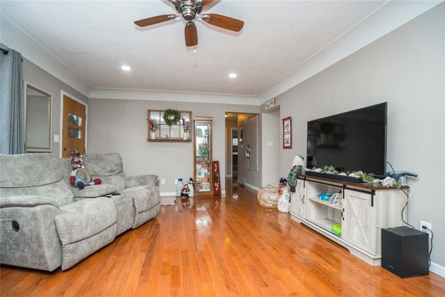 112 NW Des Moines Street, Ankeny, IA 50023