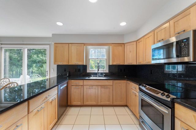 9840 Otto ROAD, Mequon, WI 53092