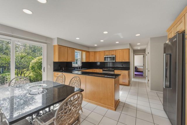 9840 Otto ROAD, Mequon, WI 53092