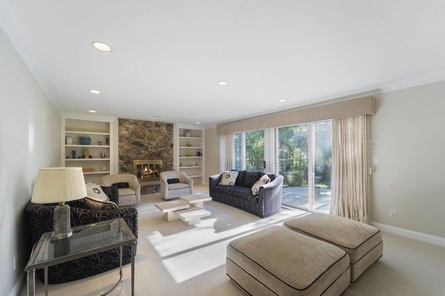 9840 Otto ROAD, Mequon, WI 53092