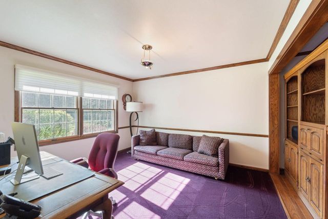 9840 Otto ROAD, Mequon, WI 53092