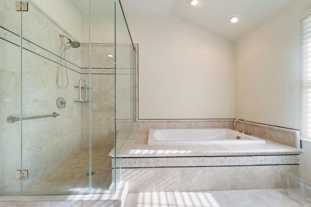 9840 Otto ROAD, Mequon, WI 53092