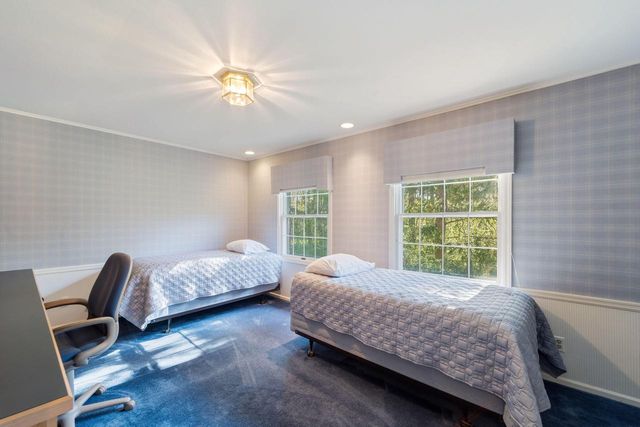 9840 Otto ROAD, Mequon, WI 53092