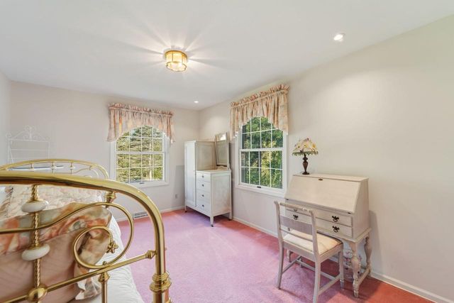 9840 Otto ROAD, Mequon, WI 53092