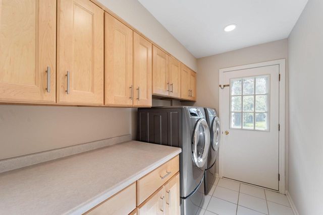 9840 Otto ROAD, Mequon, WI 53092