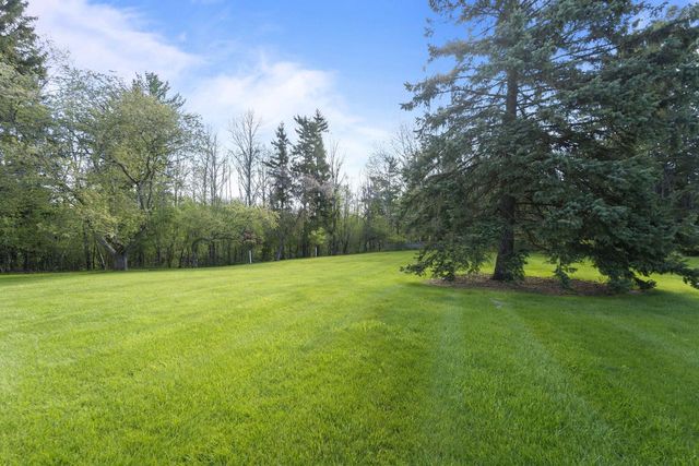 9840 Otto ROAD, Mequon, WI 53092