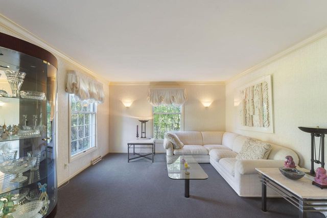 9840 Otto ROAD, Mequon, WI 53092