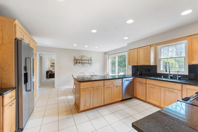 9840 Otto ROAD, Mequon, WI 53092