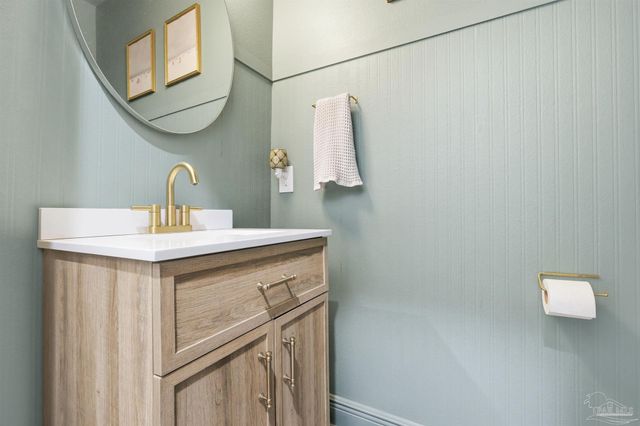 2279 Hadleigh Hills Ct, Navarre, FL 32566