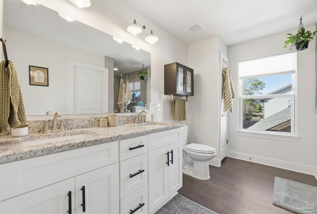 2279 Hadleigh Hills Ct, Navarre, FL 32566