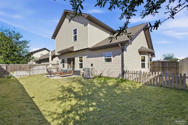 2279 Hadleigh Hills Ct, Navarre, FL 32566