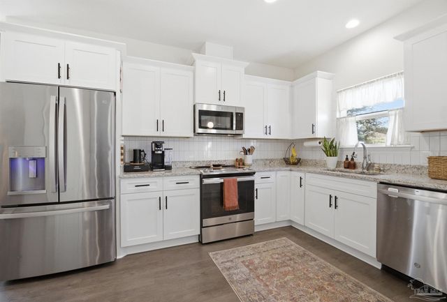 2279 Hadleigh Hills Ct, Navarre, FL 32566