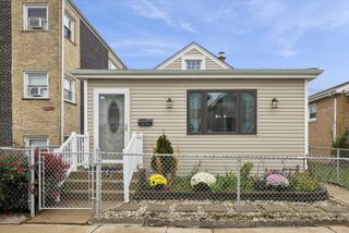 7211 W 58th Place, Summit, IL 60501