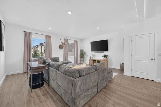 1727 E WOLVERINE WAY, Eagle Mountain, UT 84005