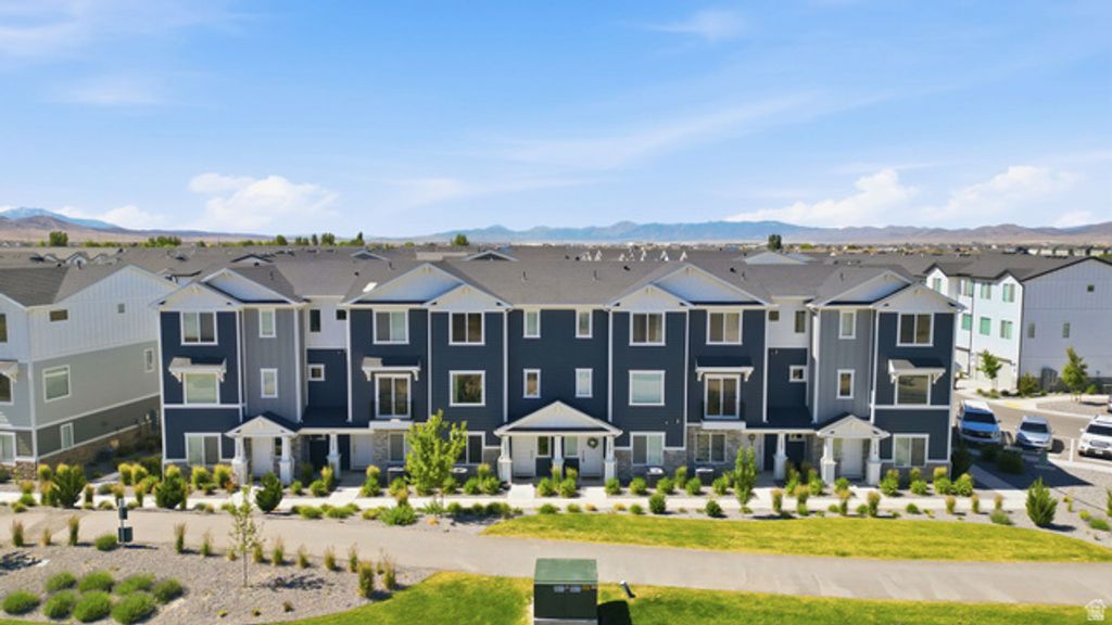 1727 E WOLVERINE WAY, Eagle Mountain, UT 84005