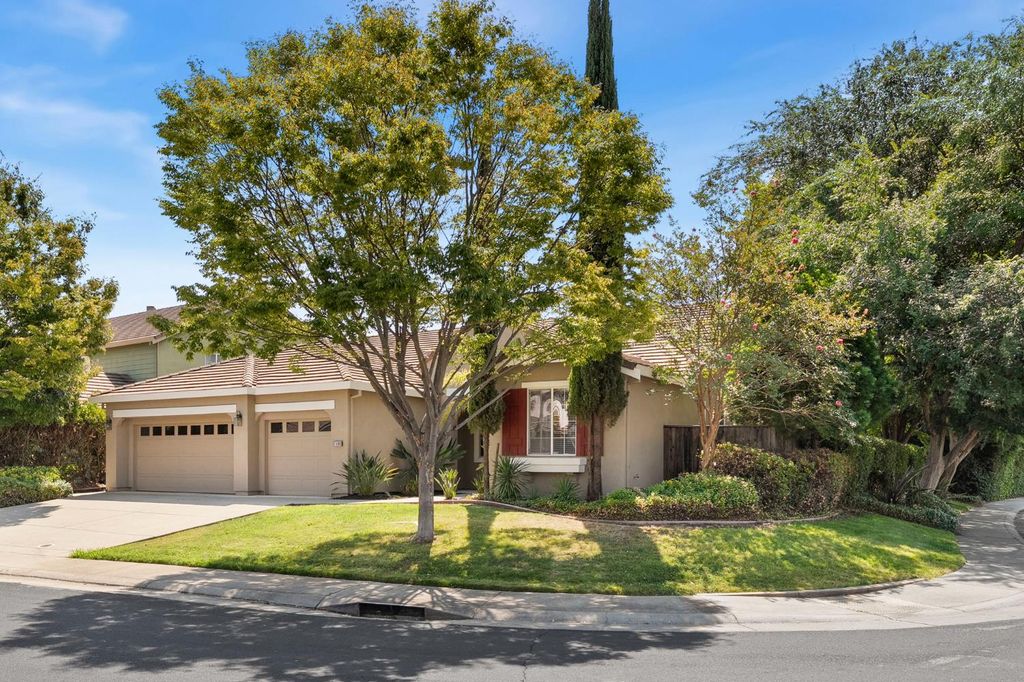 1500 Woodhaven Cir, Roseville, CA 95747