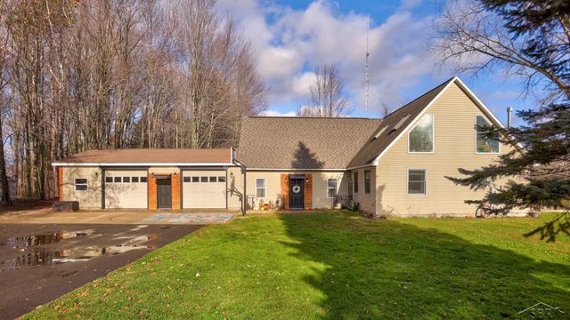 2122 Heather Way, Gladwin, MI 48624
