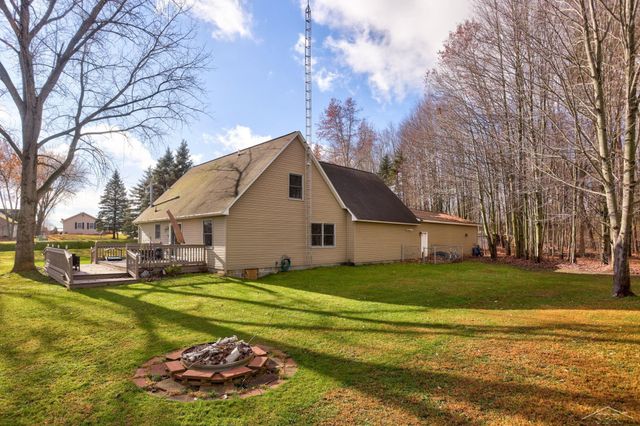 2122 Heather Way, Gladwin, MI 48624