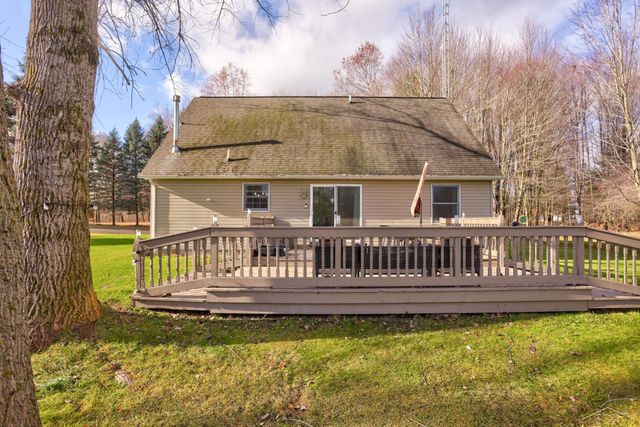 2122 Heather Way, Gladwin, MI 48624