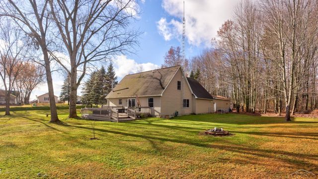 2122 Heather Way, Gladwin, MI 48624