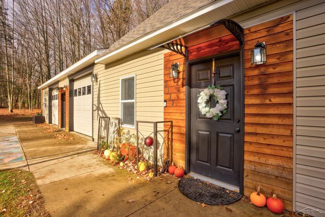 2122 Heather Way, Gladwin, MI 48624