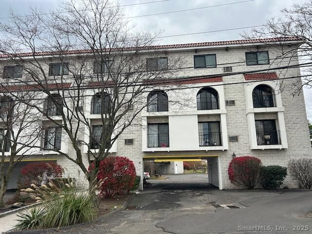 43 Seaview Avenue 14, Stamford, CT 06902
