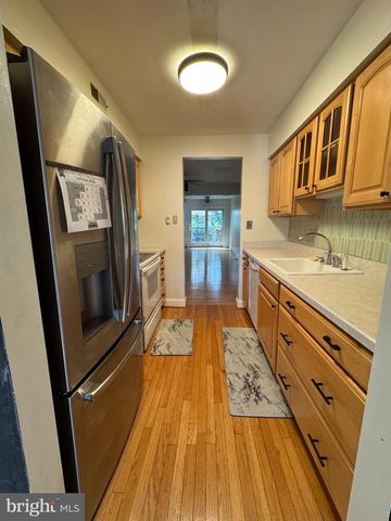 54 SOUTHGATE DR, Mount Laurel, NJ 08054