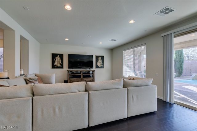 2605 Chateau Clermont Street, Henderson, NV 89044