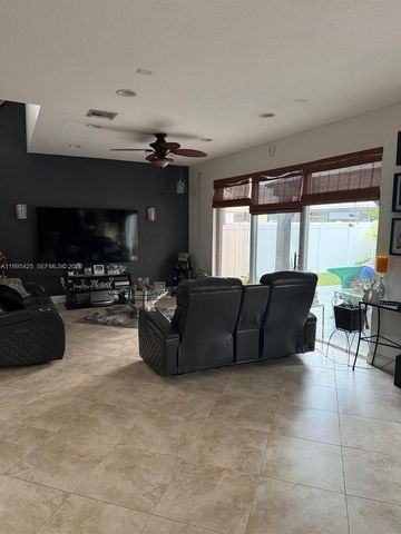 15744 SW 53rd Ct, Miramar, FL 33027