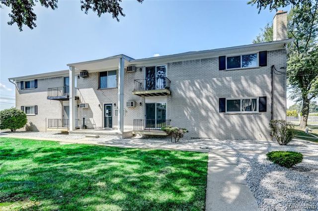 5680 Pardee Avenue 3, Dearborn Heights, MI 48125